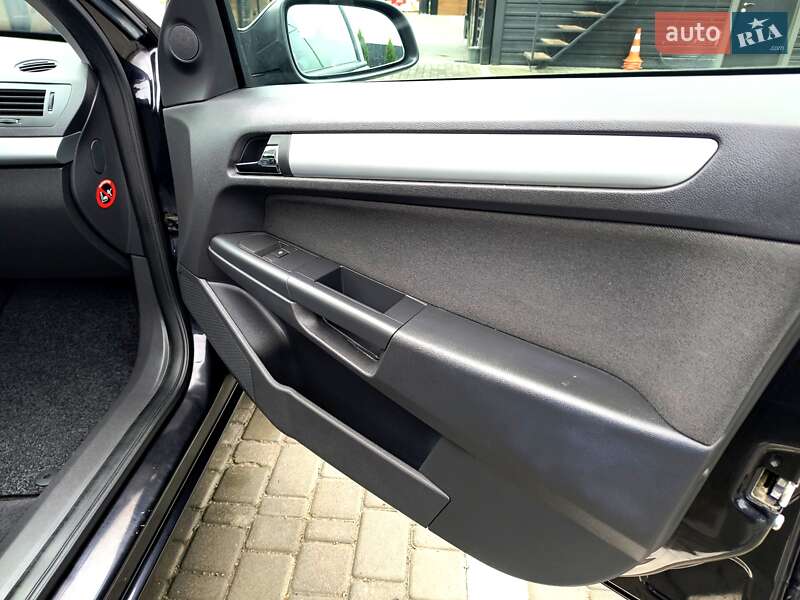 Хэтчбек Opel Astra 2009 в Звягеле