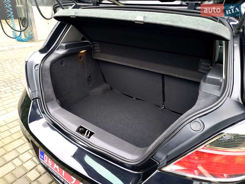 Хэтчбек Opel Astra 2009 в Звягеле