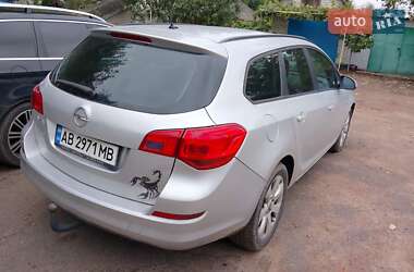 Универсал Opel Astra 2012 в 