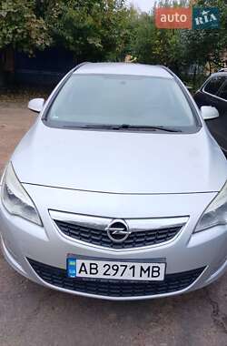 Opel Astra 2012