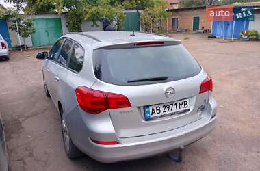 Универсал Opel Astra 2012 в 