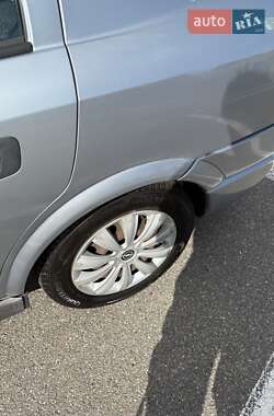 Седан Opel Astra 2006 в 