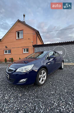 Хэтчбек Opel Astra 2010 в Дергачах
