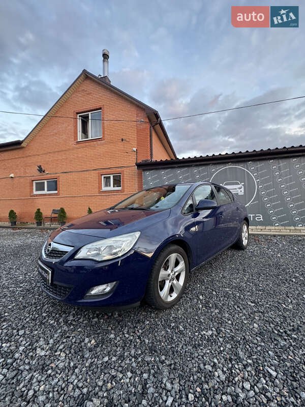 Opel Astra 2010