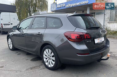 Универсал Opel Astra 2011 в 