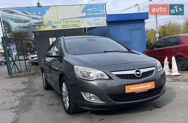 Opel Astra 2011