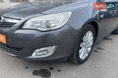 Универсал Opel Astra 2011 в 