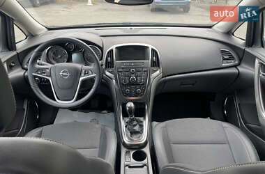 Универсал Opel Astra 2011 в 