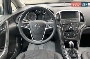 Универсал Opel Astra 2011 в 