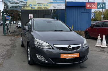 Универсал Opel Astra 2011 в 