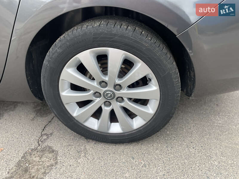 Универсал Opel Astra 2011 в Сумах