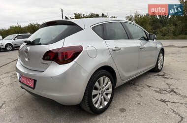 Хэтчбек Opel Astra 2010 в 