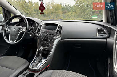 Хэтчбек Opel Astra 2010 в 