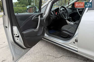 Хэтчбек Opel Astra 2010 в 