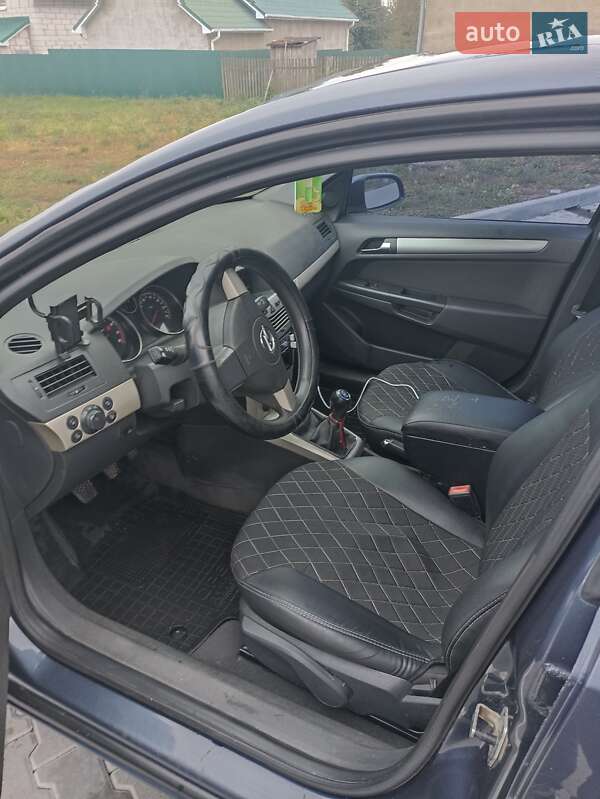 Седан Opel Astra 2008 в Тульчине