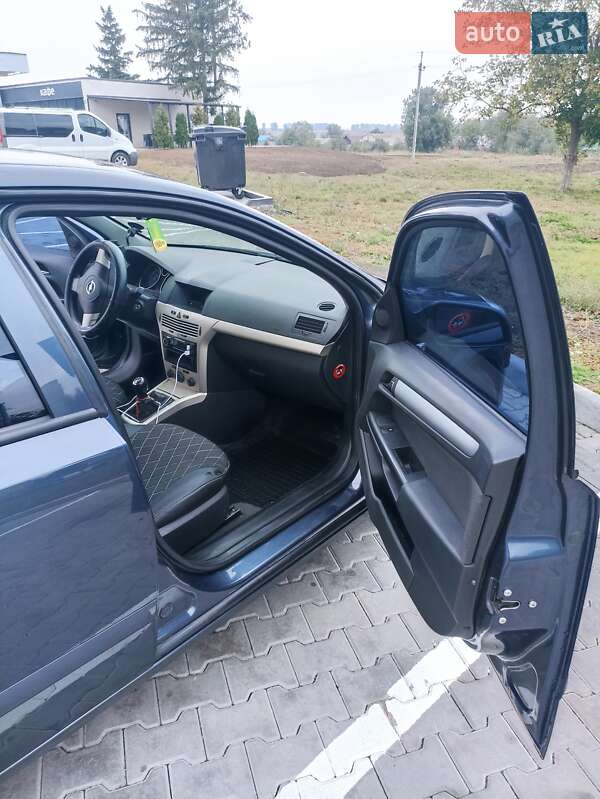 Седан Opel Astra 2008 в Тульчине