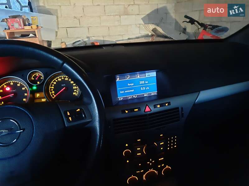 Хэтчбек Opel Astra 2006 в Городенке