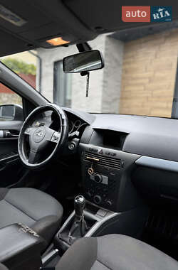 Универсал Opel Astra 2005 в 