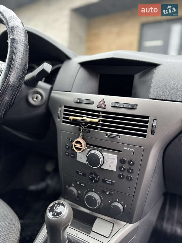 Универсал Opel Astra 2005 в Тернополе