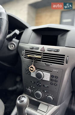 Универсал Opel Astra 2005 в 
