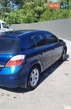 Хэтчбек Opel Astra 2006 в 