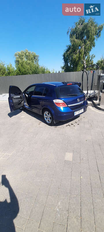 Хэтчбек Opel Astra 2006 в Городенке