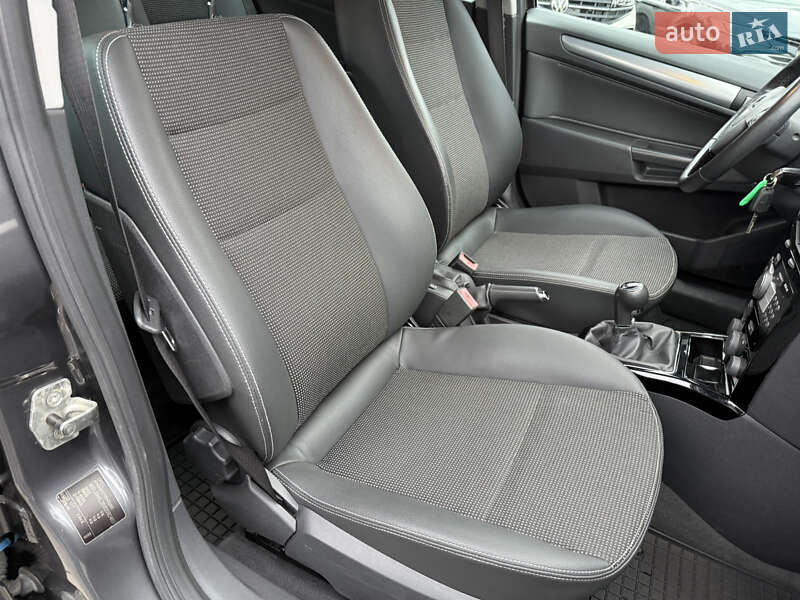 Универсал Opel Astra 2009 в Виннице