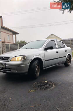 Седан Opel Astra 2005 в 