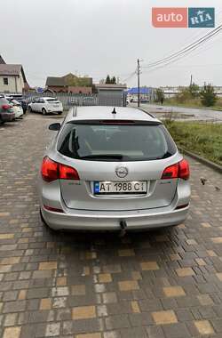 Универсал Opel Astra 2012 в Калуше