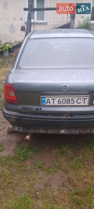 Седан Opel Astra 1992 в Монастыриске
