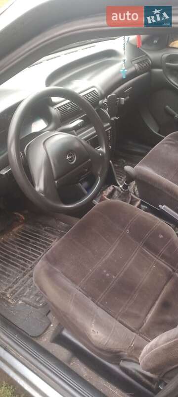 Седан Opel Astra 1992 в Монастыриске