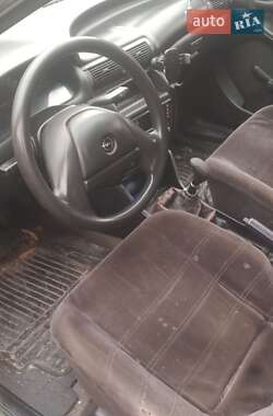 Седан Opel Astra 1992 в 