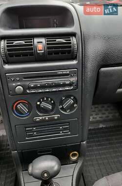 Седан Opel Astra 2001 в 