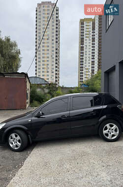 Хэтчбек Opel Astra 2008 в 