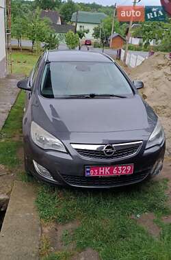 Універсал Opel Astra 2012 в Стрию