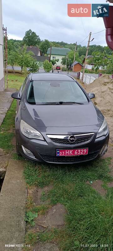 Универсал Opel Astra 2012 в 
