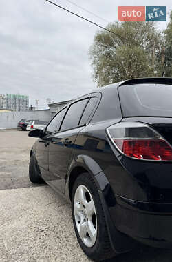 Хэтчбек Opel Astra 2008 в 