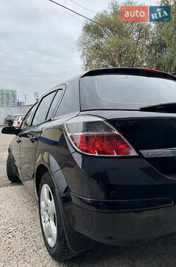 Хэтчбек Opel Astra 2008 в 