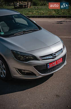 Универсал Opel Astra 2014 в 