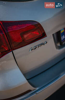Универсал Opel Astra 2014 в 