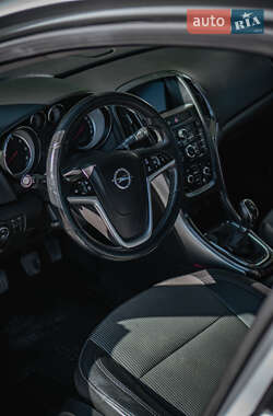 Универсал Opel Astra 2014 в 