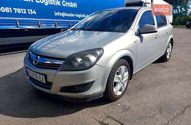 Хэтчбек Opel Astra 2011 в Львове