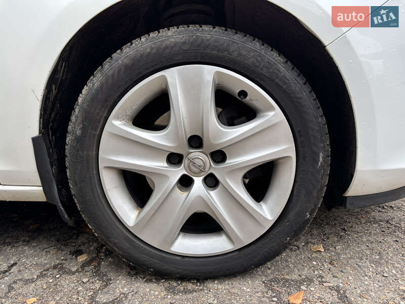 Универсал Opel Astra 2011 в Новом Роздоле фото 15 Универсал Opel Astra 2011 в Новом Роздоле