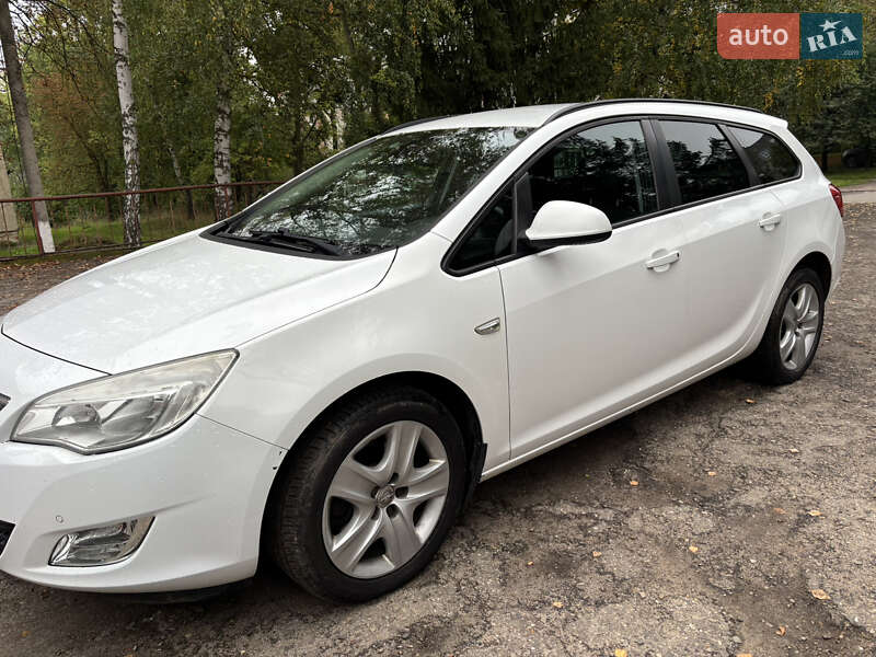 Универсал Opel Astra 2011 в Новом Роздоле фото 2 Универсал Opel Astra 2011 в Новом Роздоле