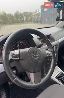 Универсал Opel Astra 2005 в 