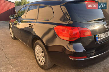 Универсал Opel Astra 2011 в 