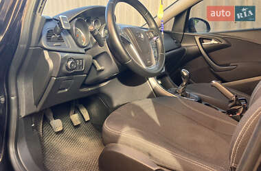 Универсал Opel Astra 2011 в 