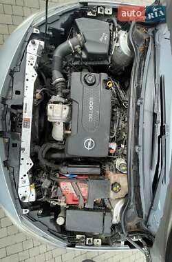 Универсал Opel Astra 2011 в 