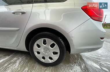 Универсал Opel Astra 2011 в 