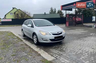 Opel Astra 2011